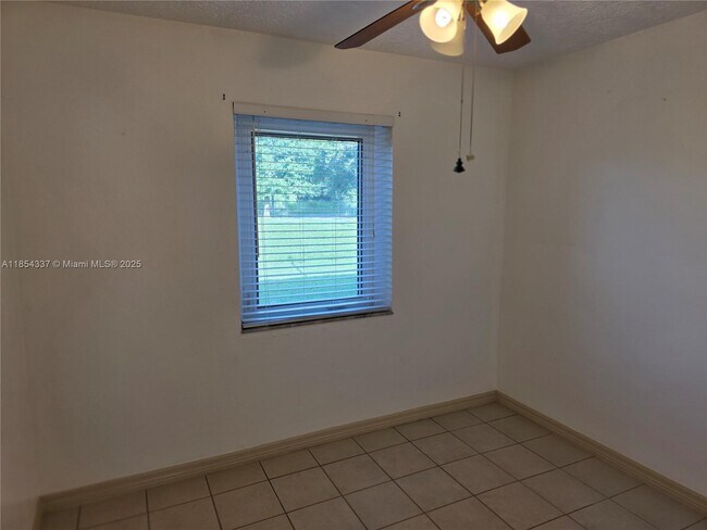 Building Photo - 4321 Kirby Loop Rd
