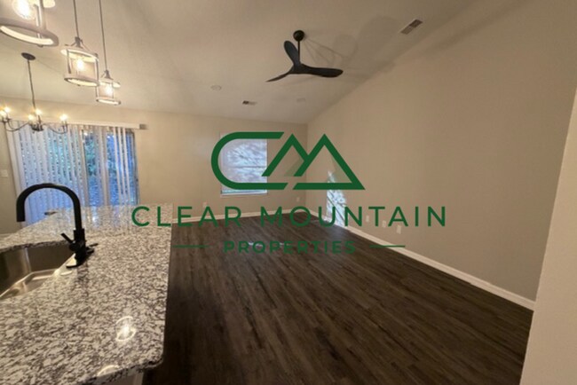 Building Photo - WINTER IS COMING! NEWLY RENOVATED HOME - $1825