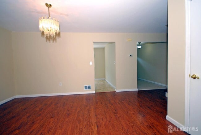 Building Photo - 21 Rosewood Ct
