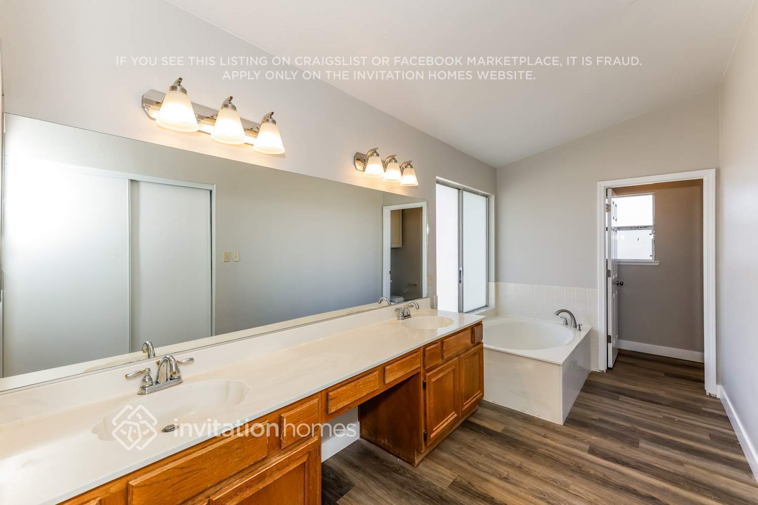 Building Photo - 610 E Eldorado Ln