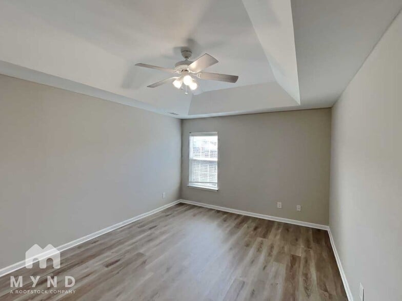 Building Photo - 2016 Culloden Dr