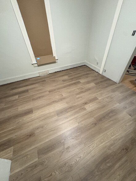 Building Photo - 208 1st St NW