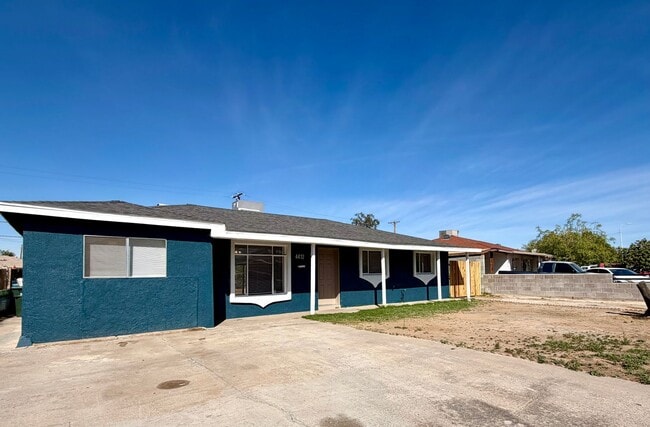 Building Photo - 3 Bedroom Gem with large bonus room and RV gate! No HOA