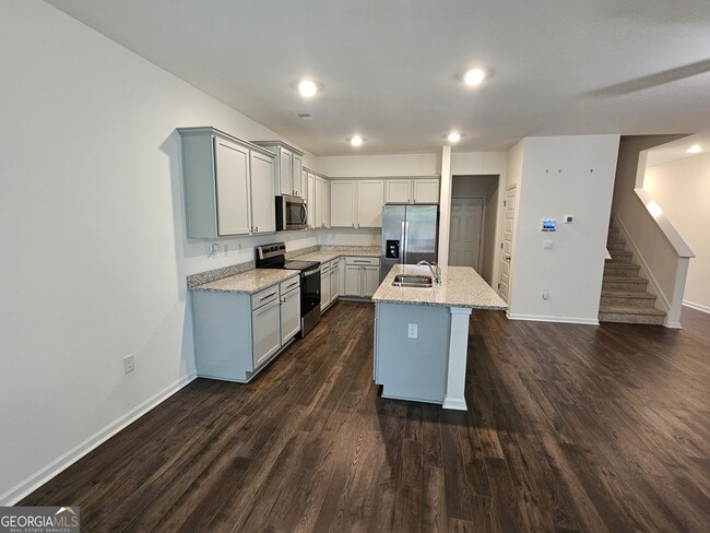 Building Photo - 190 Hampton Cir