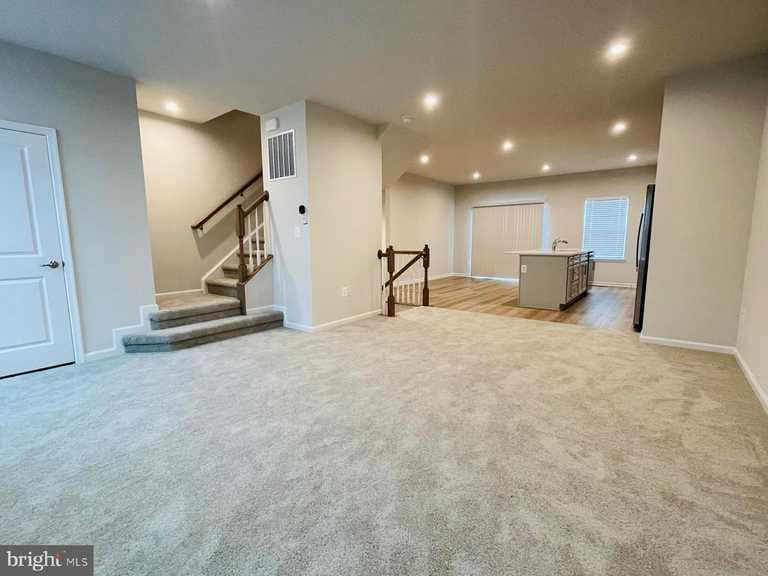 Building Photo - 4550 Chase Ln