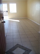 Building Photo - 2522 Gold Ave