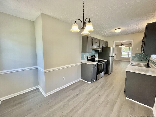 Building Photo - 187 Aloha Dr