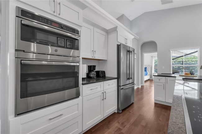 Building Photo - 16635 Palm Spring Dr
