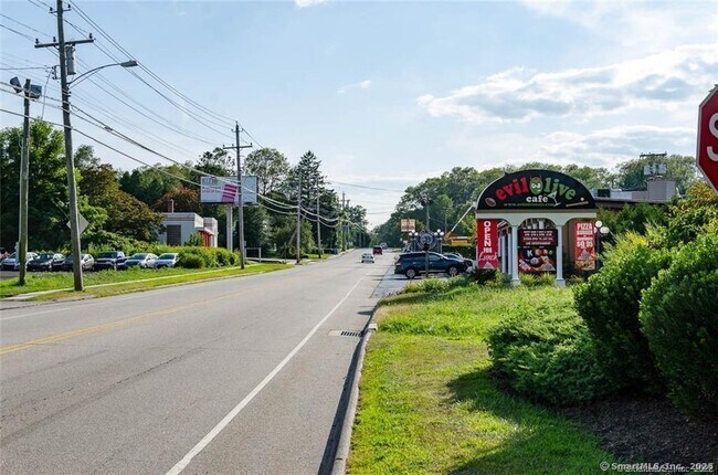 Building Photo - 527 W Thames St