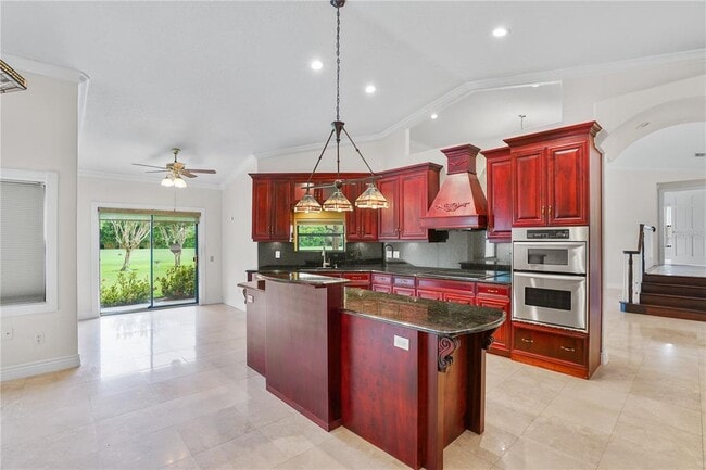 Building Photo - 6766 Edgeworth Dr
