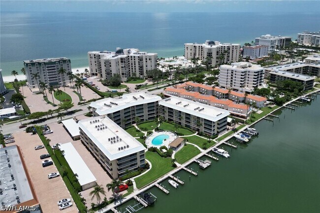 Building Photo - 3000 Gulf Shore Blvd N