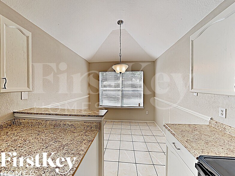 Building Photo - 415 N Gaston Dr