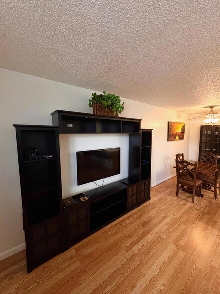 Building Photo - 2565 S Ocean Blvd