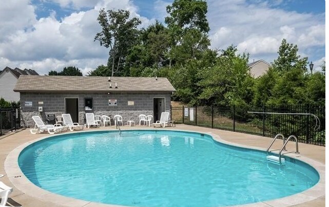 Building Photo - 305 Brittany Park Pl