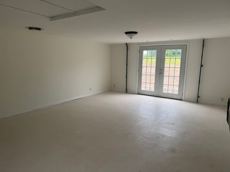 Building Photo - 7235 Henrietta Rd