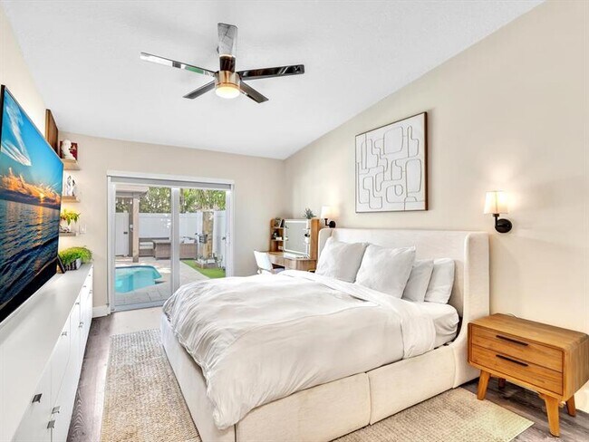 Building Photo - 9831 SW 58th Ct