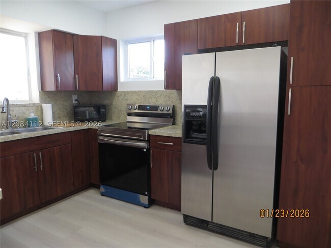 Building Photo - 7435 SW 22nd St