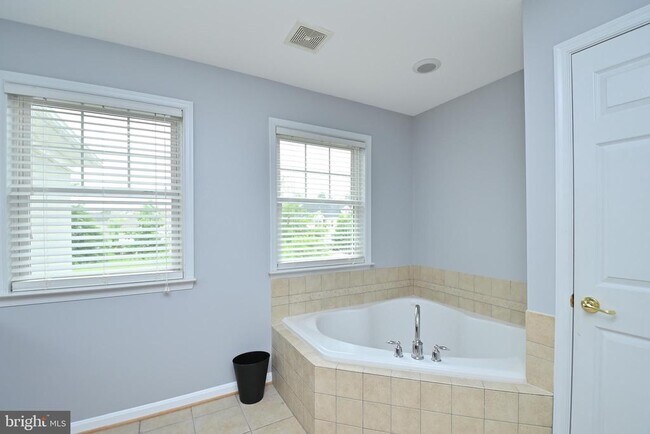 Building Photo - 11736 Folkstone Ct