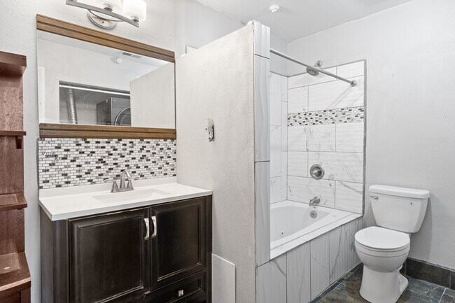 Building Photo - 60 Millpond Dr