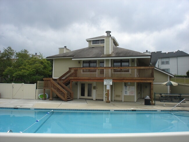 Building Photo - 963 Taylor Dr