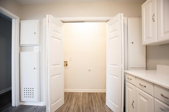 Building Photo - 2113 Muldrow Dr