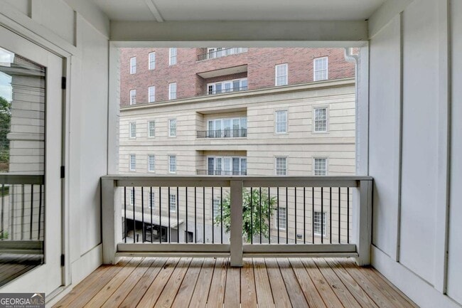 Building Photo - 3667 Peachtree Rd NE