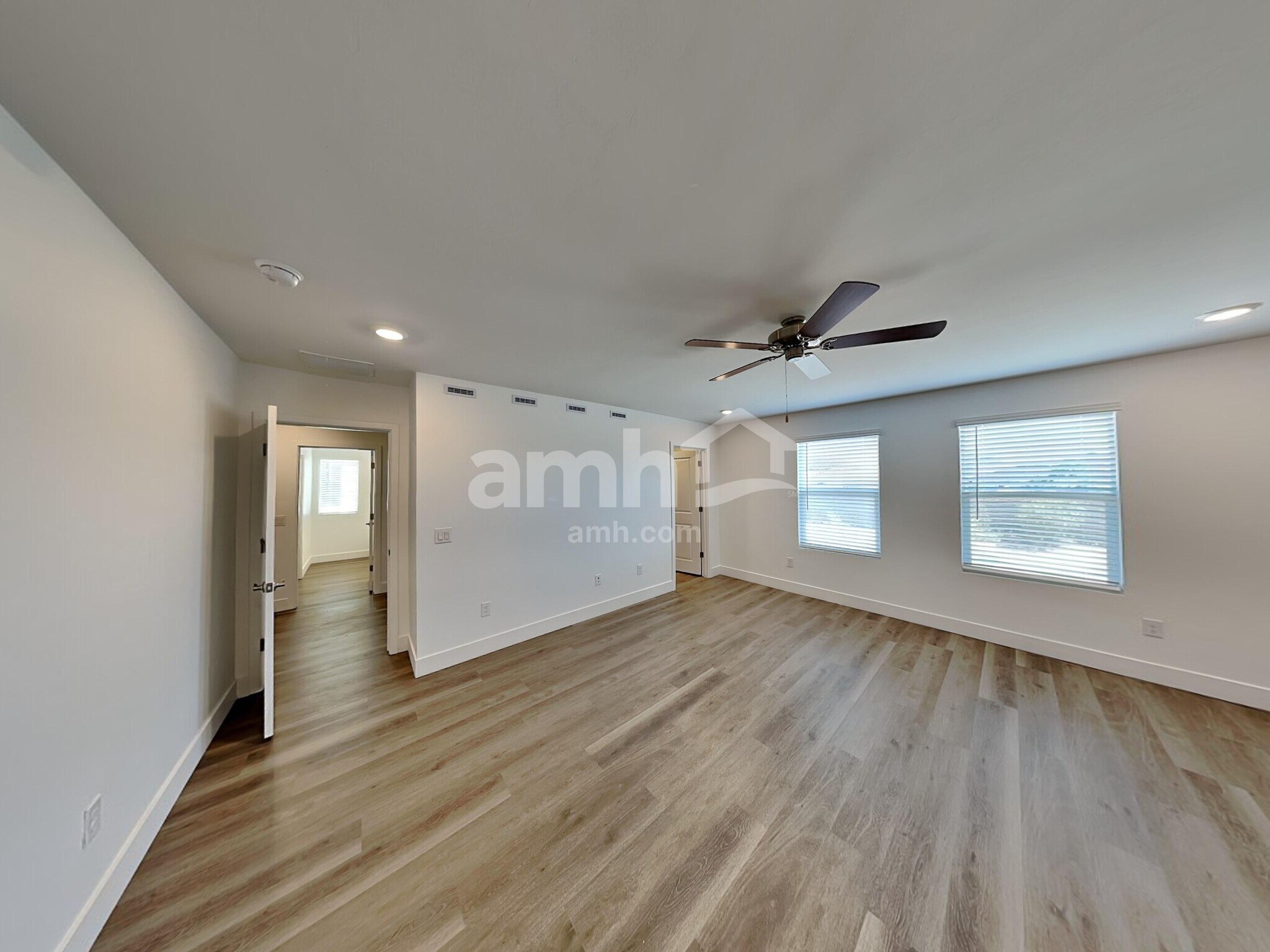 Building Photo - 9588 Harkes Dr