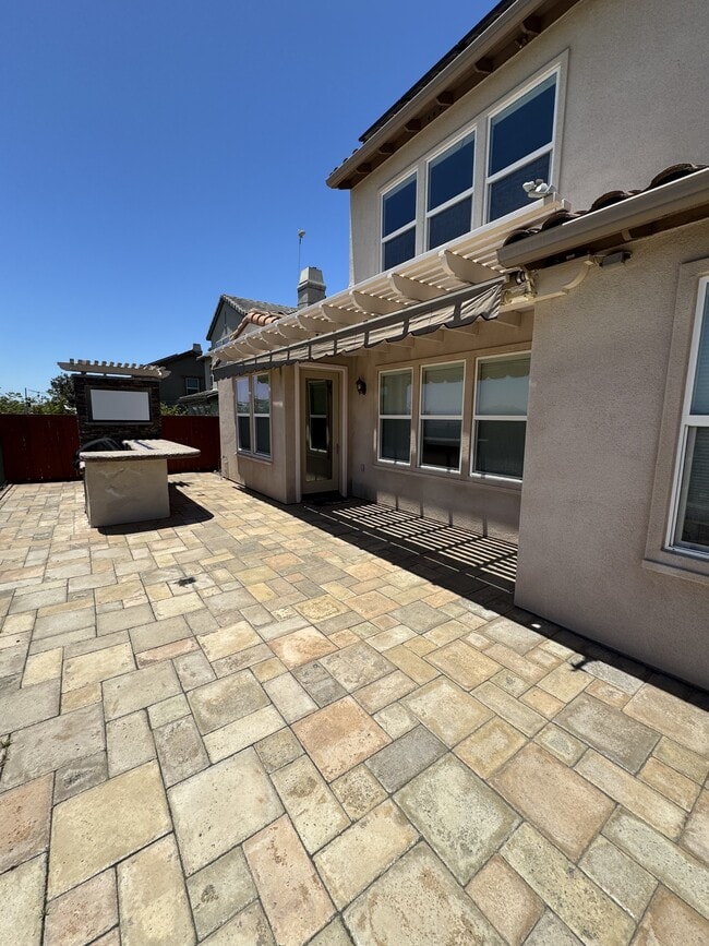 Building Photo - 851 Antilla Way
