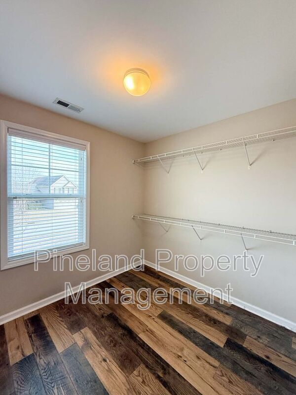 Building Photo - 164 Ladden Ln