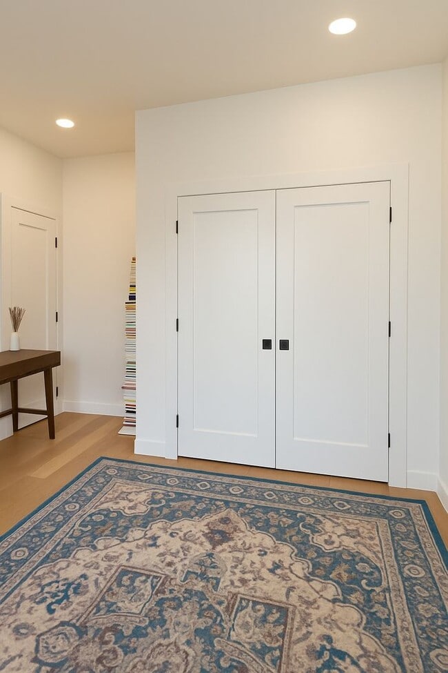 Building Photo - Modern Living in the heart of SLC