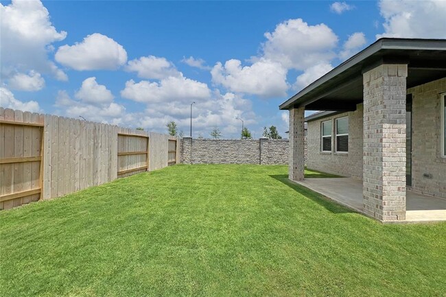 Building Photo - 22114 Paula Bluff Ln