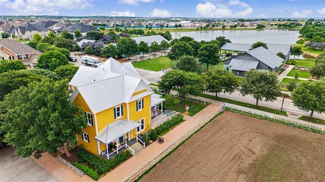 Building Photo - 605 Fenceline Dr