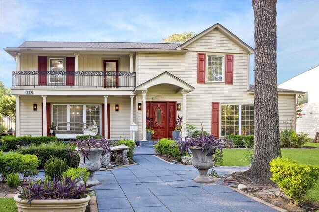 Building Photo - 718 Garden Oaks Blvd