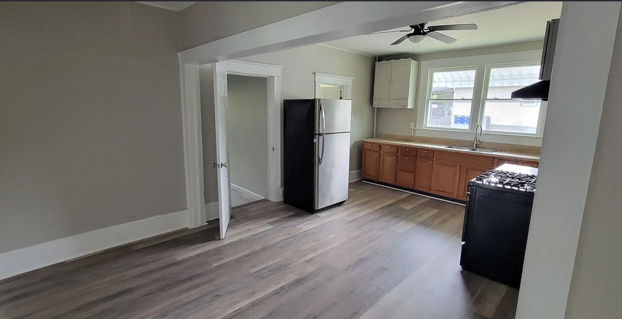 Building Photo - 212 Summit St