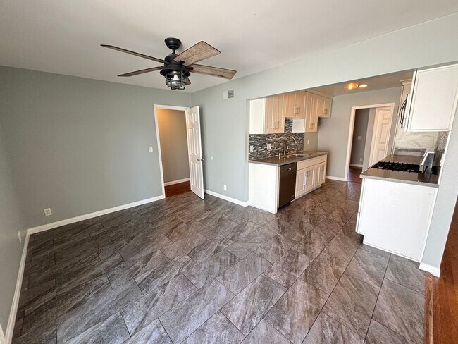 Building Photo - Clean and Upgraded 4 Bedroom Home Availabl...