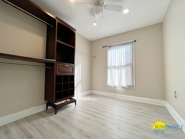 Building Photo - 1059 Windmill Dr