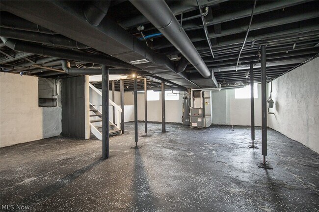Building Photo - 3244 Redwood Rd