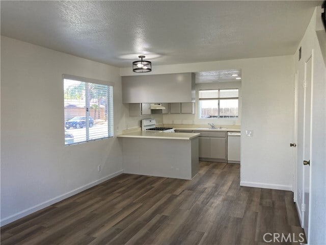 Building Photo - 28601 Calle Del Lago