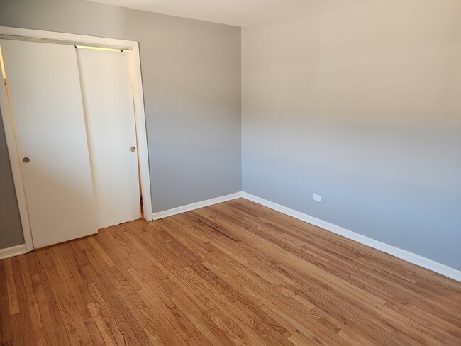 Building Photo - 1018 S 11th Ave