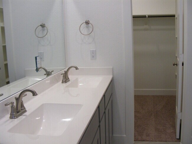 Building Photo - Park Hill Court, Stafford, TX 77477 - 3 BR 2.5 BA single-family home