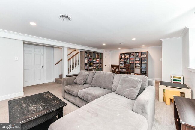 Building Photo - 3061 N Oakland St