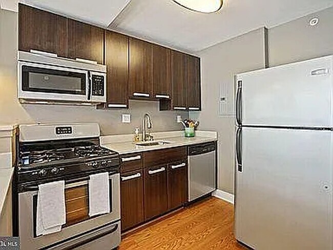 Building Photo - 1101 3rd St SW