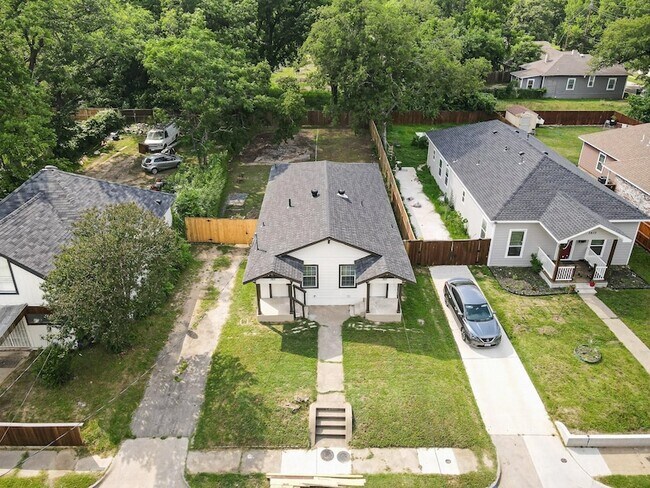 Building Photo - 2833 Marburg St