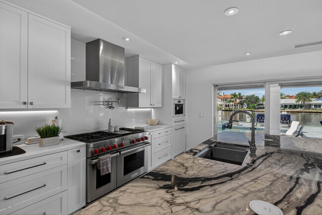 Building Photo - 3109 NE 42nd Ct