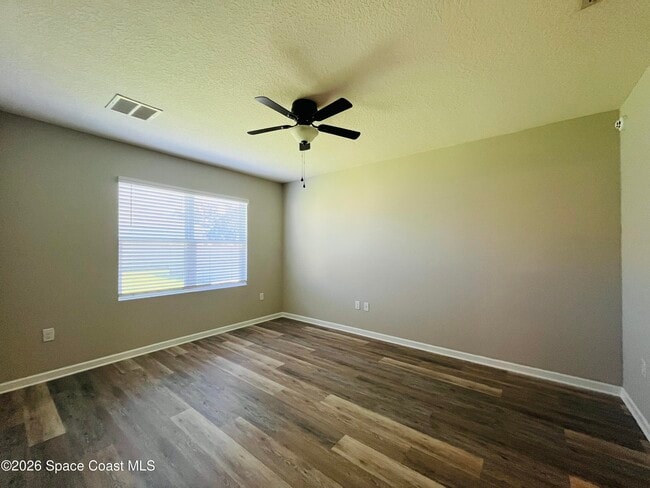 Building Photo - 420 Sorrento Dr