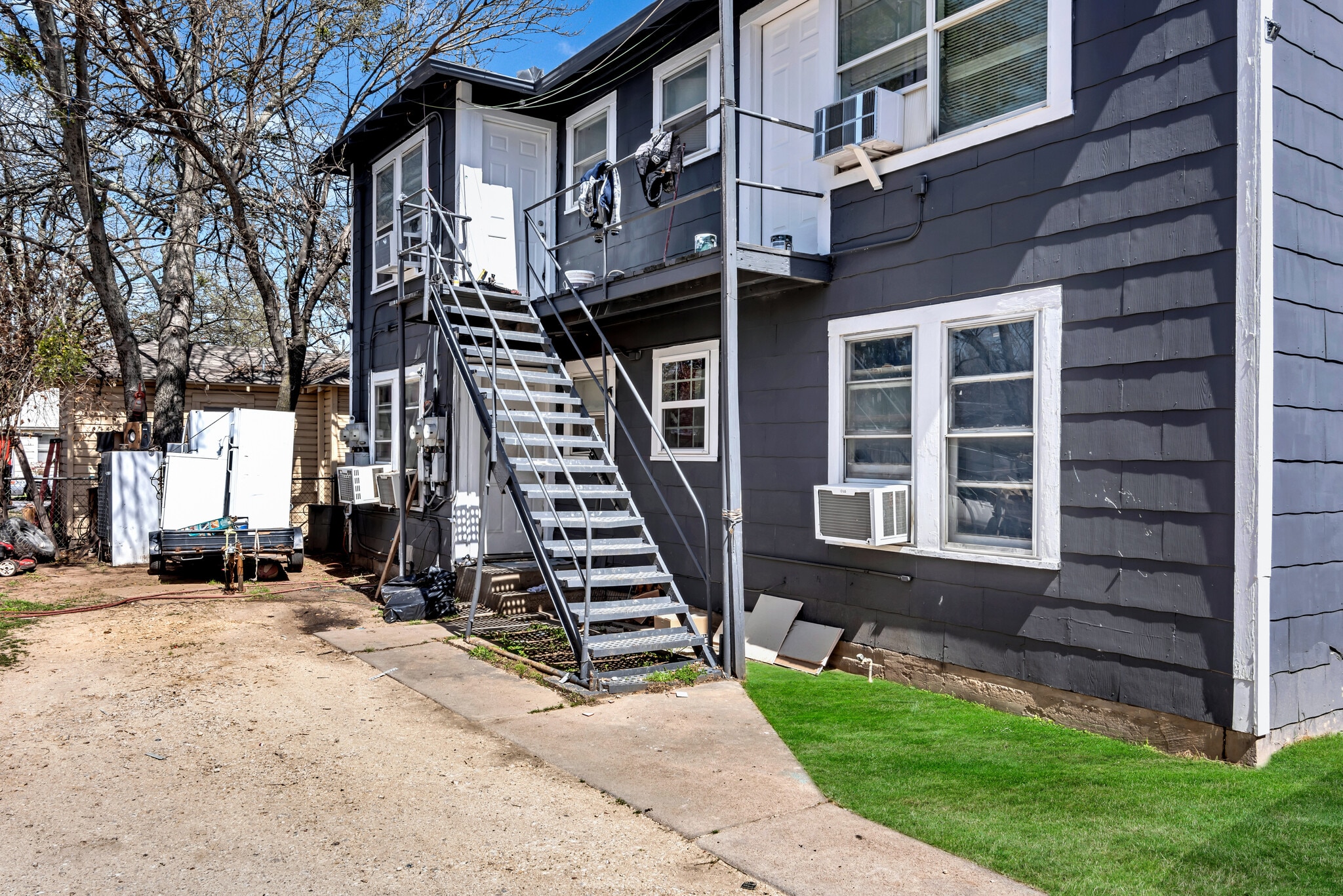 Building Photo - 305 N Robinson St