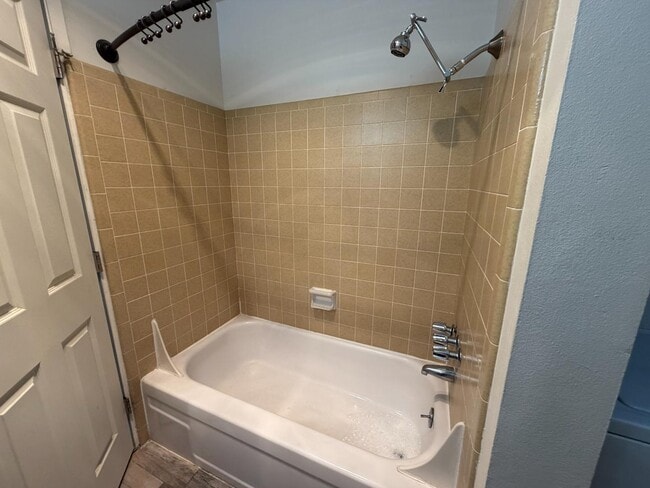 Building Photo - 225 N 8th St