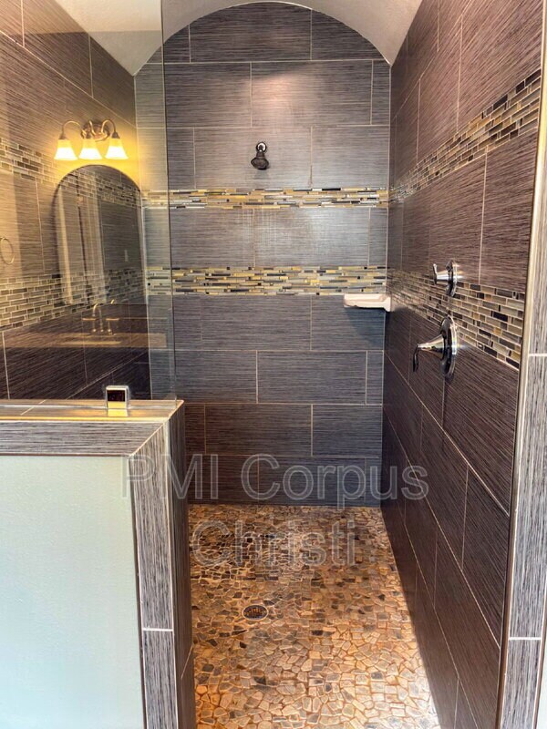 Building Photo - 3701 Nahid Ct