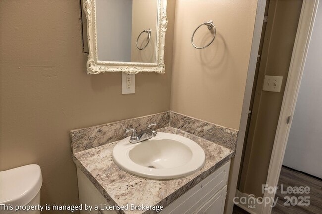 Building Photo - 132 Brentwood Dr