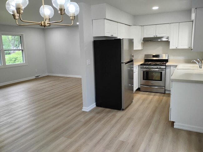 Building Photo - 5827 El Paso Cir